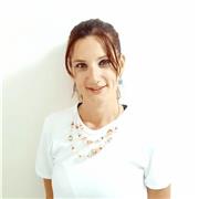 Insegnate di inglese da 10 annicin scuole di lingua come il British Institutes e in scuole bilingue elementari e media a Roma. Adatta a tutte le età, bambini piccoli,adolescenti ed adulti